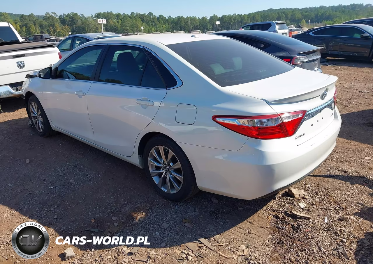 2015 Toyota Camry Xle VIN:4T1BF1FK9FU945712 - 3