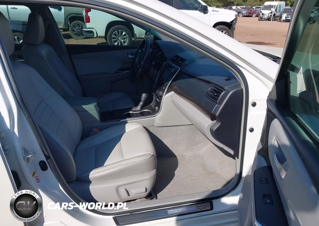 2015 Toyota Camry Xle VIN:4T1BF1FK9FU945712 - 5