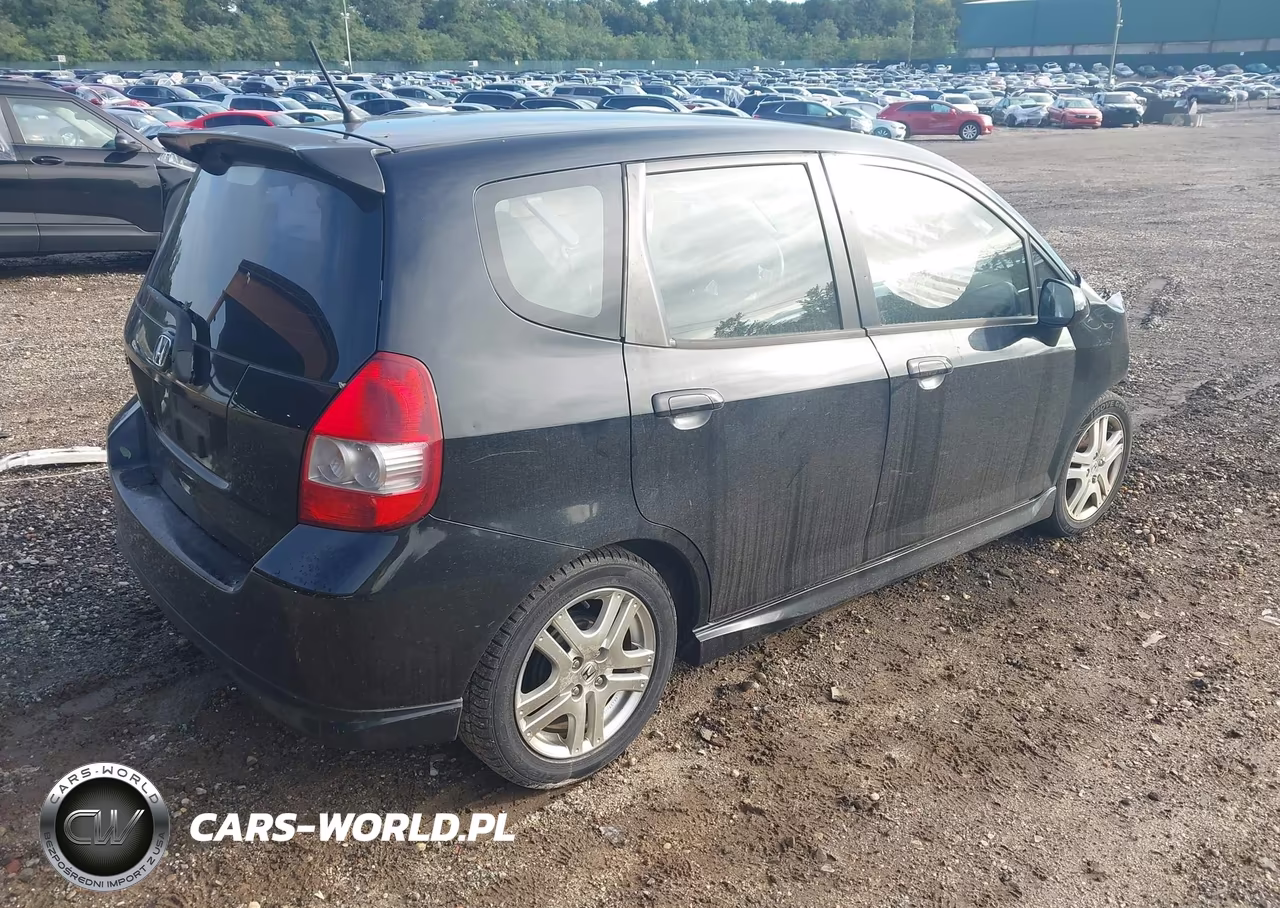 2007 Honda Fit Sport VIN:JHMGD38617S046463 - 4