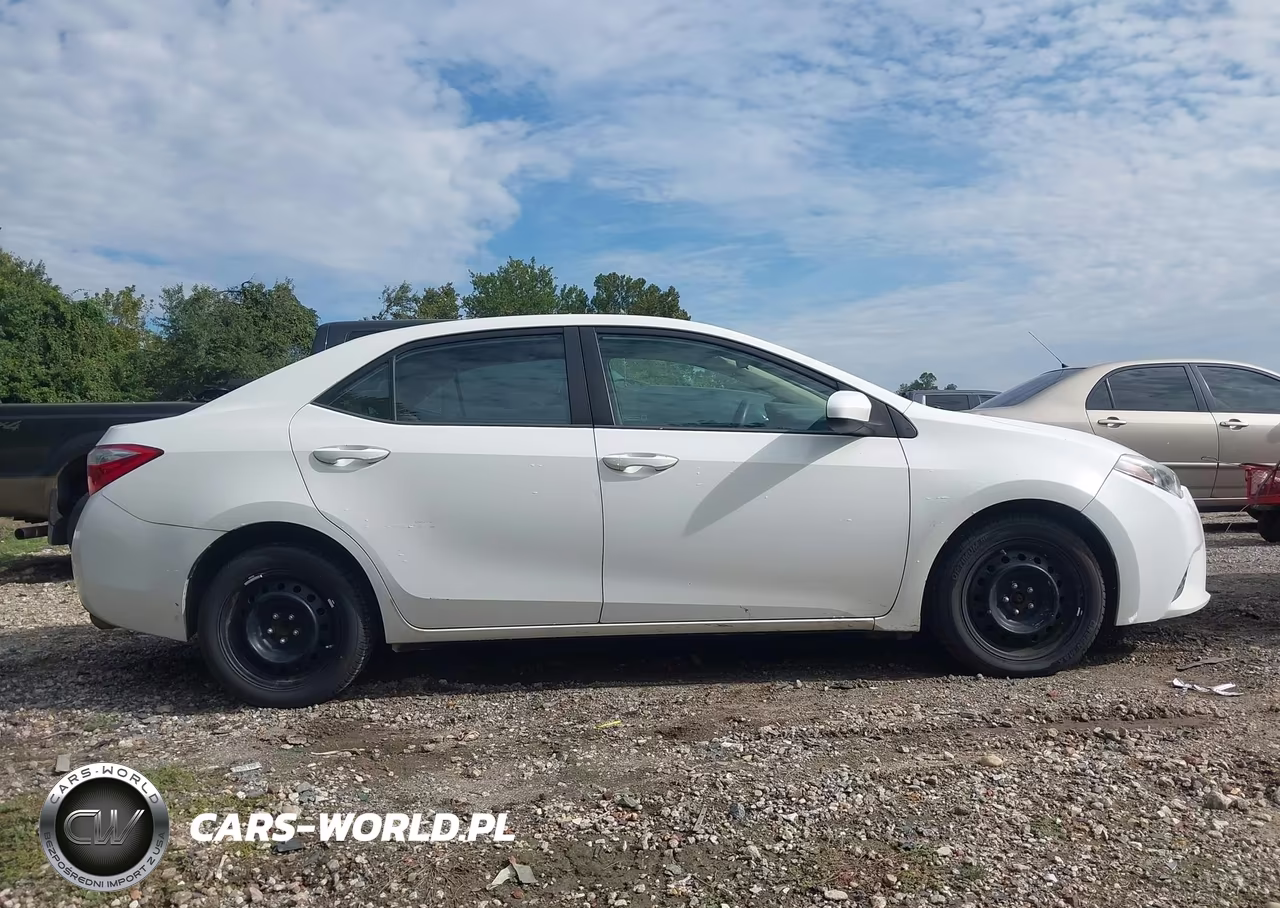 2015 Toyota Corolla Le VIN:2T1BURHE1FC399954 - 13