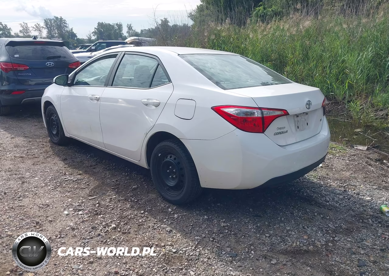 2015 Toyota Corolla Le VIN:2T1BURHE1FC399954 - 3