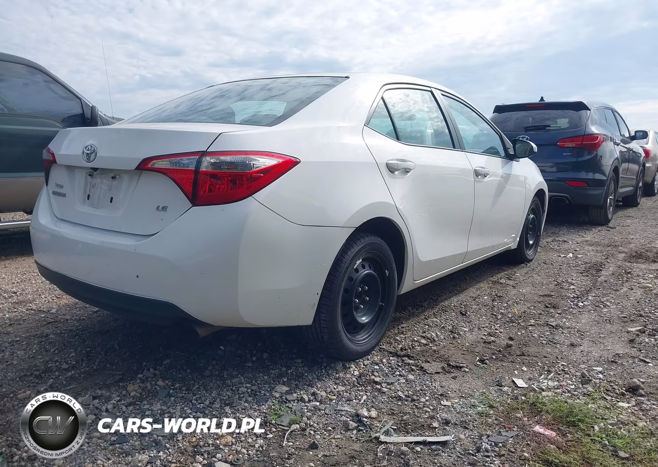 2015 Toyota Corolla Le VIN:2T1BURHE1FC399954 - 4
