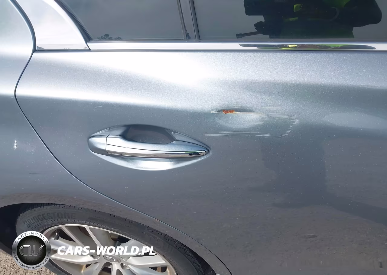 2015 Infiniti Q50 VIN:JN1BV7AP0FM352417 - 13