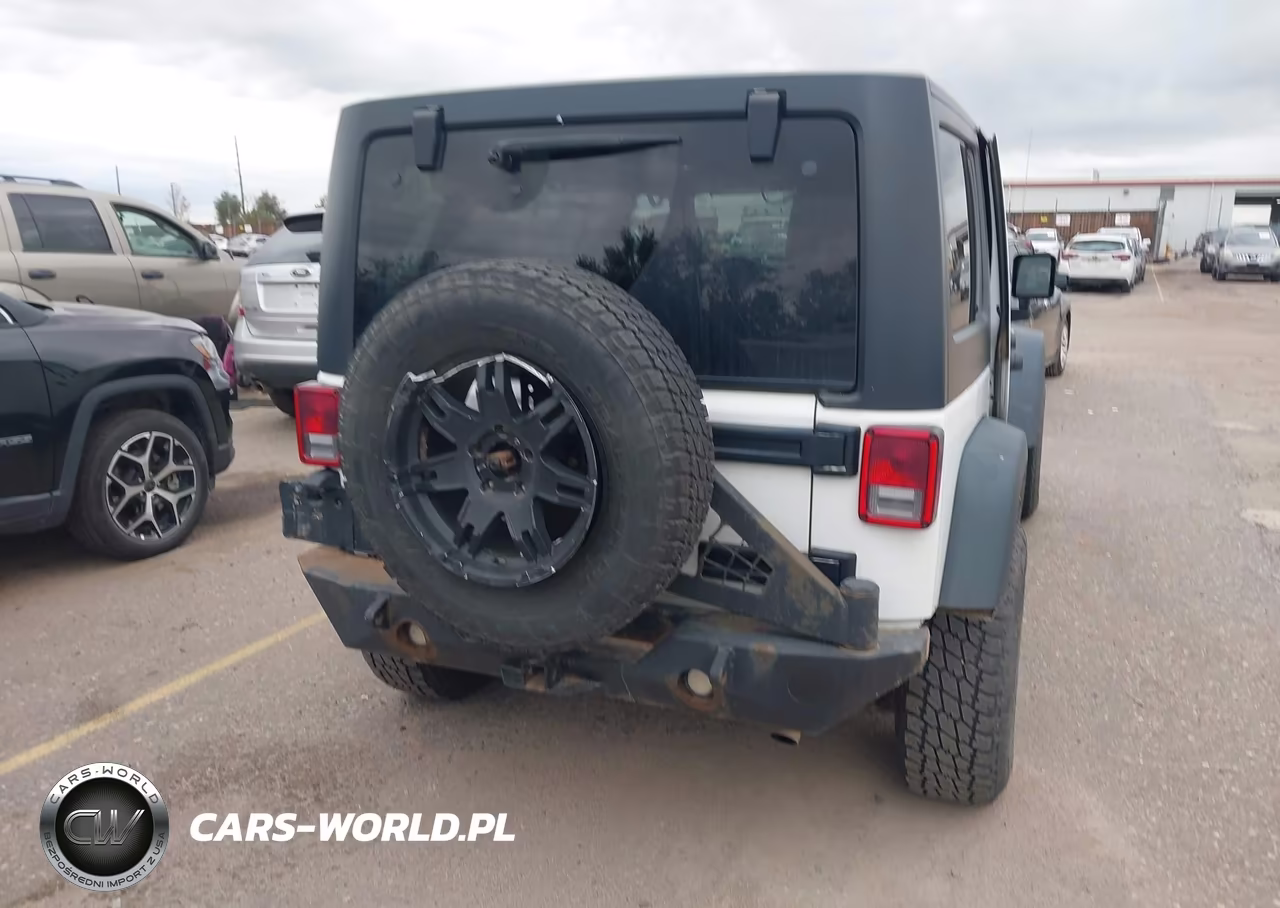 2014 Jeep Wrangler Unlimited Sahara VIN:1C4HJWEG4EL230588 - 16