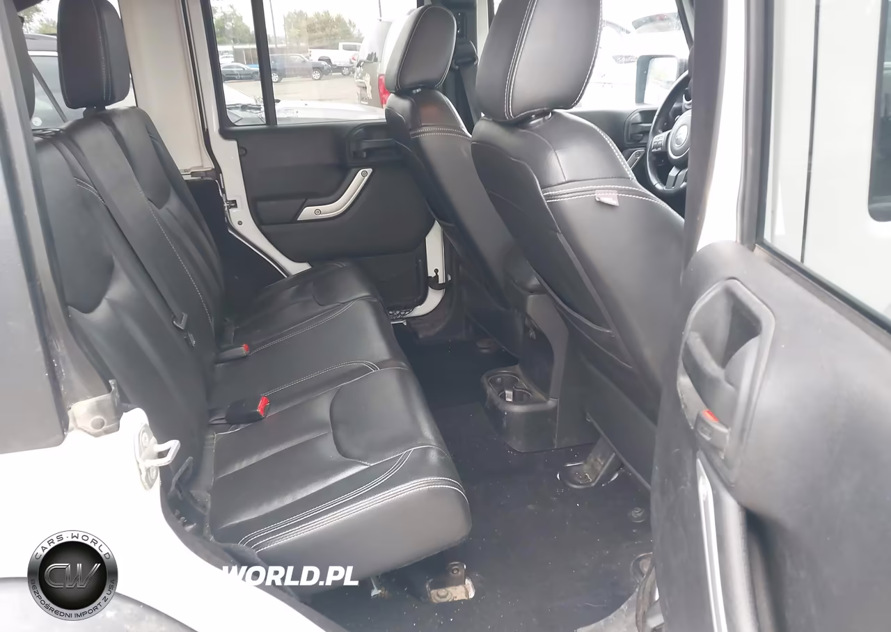 2014 Jeep Wrangler Unlimited Sahara VIN:1C4HJWEG4EL230588 - 8