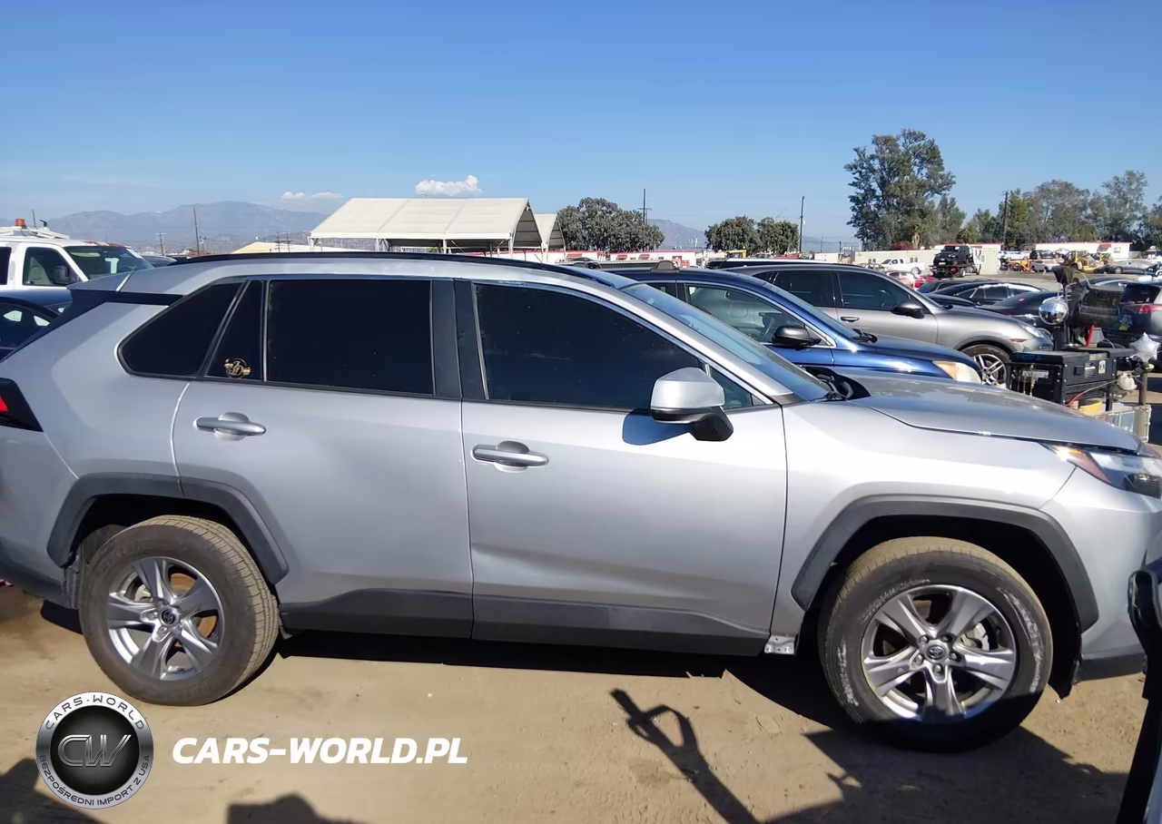 2024 Toyota Rav4 Hybrid Xle VIN:2T3RWRFVXRW222633 - 13