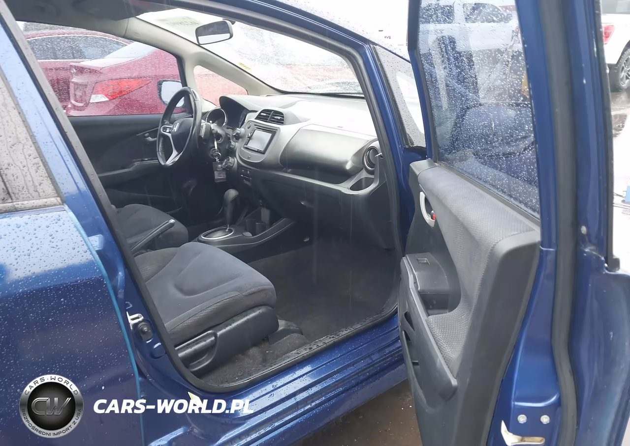 2013 Honda Fit Sport VIN:JHMGE8H58DC018019 - 5