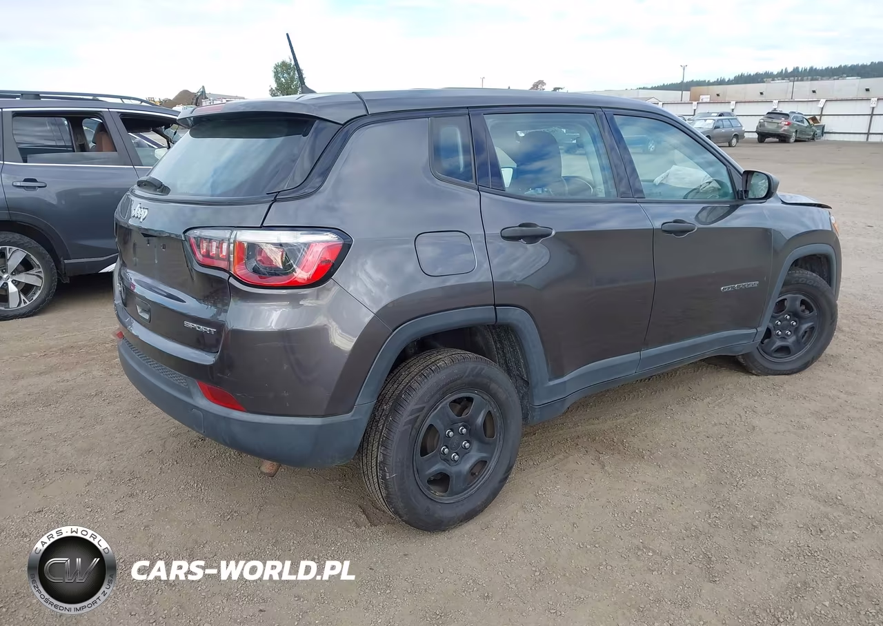 2018 Jeep Compass Sport 4X4 VIN:3C4NJDAB3JT117540 - 4