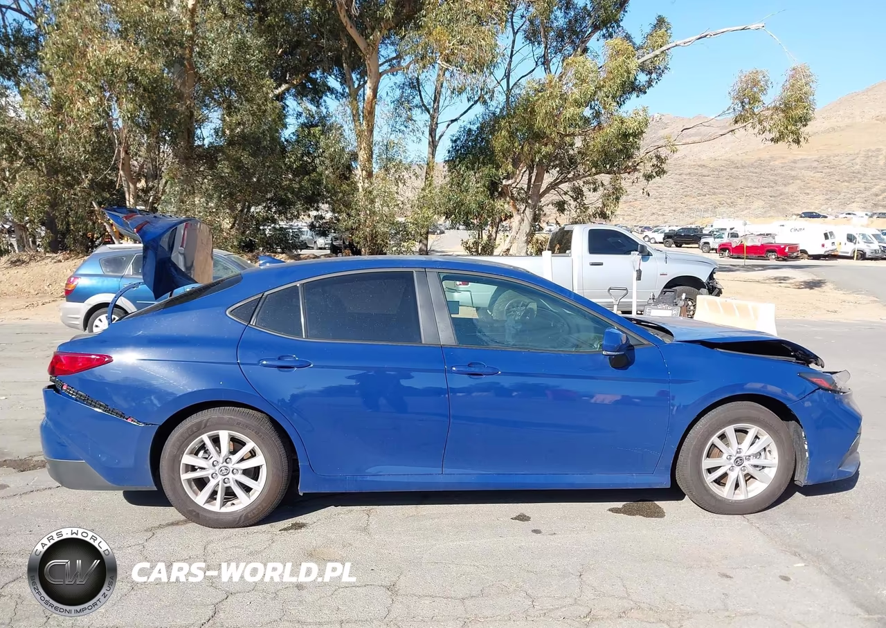 2026 Toyota Camry Le VIN:4T1DAACK3TU219609 - 13