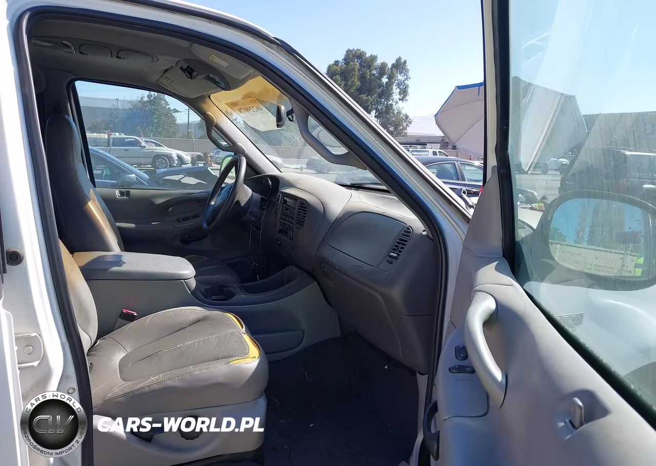 2000 Ford Expedition Xlt VIN:1FMRU15L3YLB91312 - 5