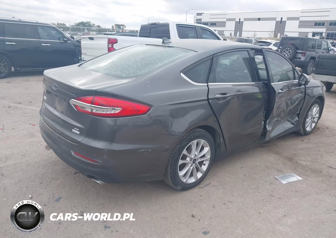2019 Ford Fusion Se VIN:3FA6P0HD0KR215318 - 4