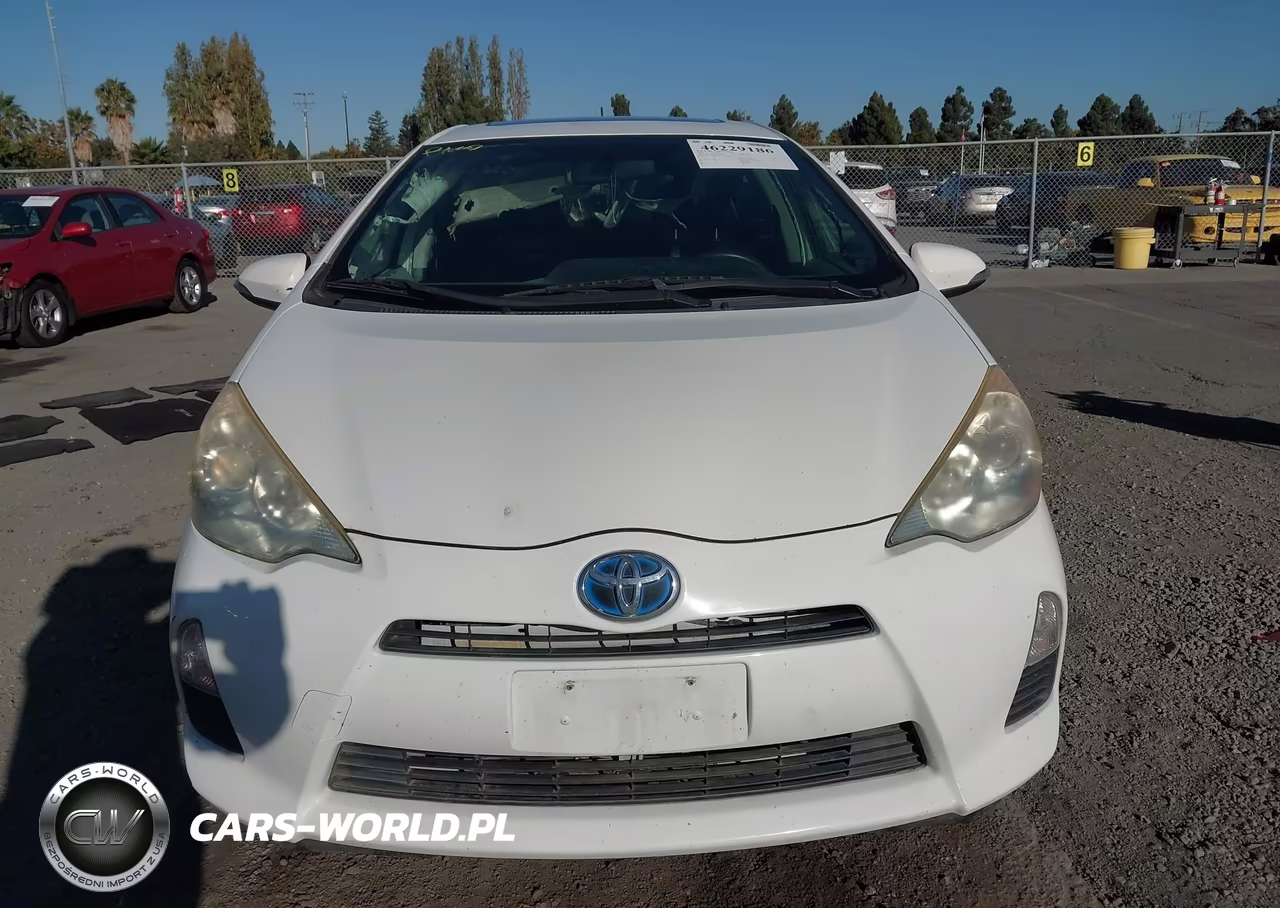 2012 Toyota Prius C Three VIN:JTDKDTB34C1018201 - 12
