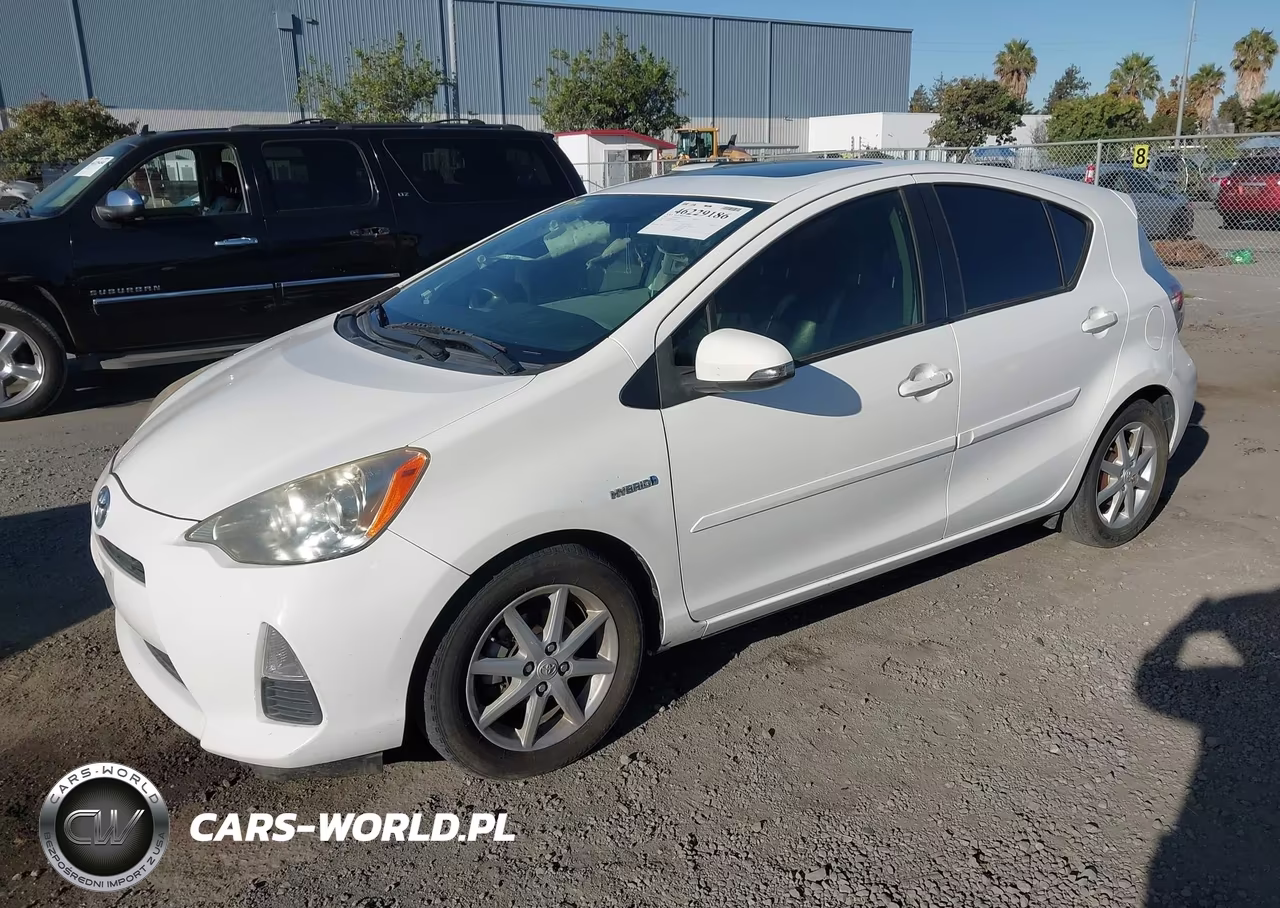 2012 Toyota Prius C Three VIN:JTDKDTB34C1018201 - 2