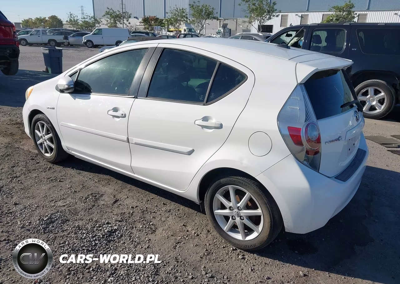 2012 Toyota Prius C Three VIN:JTDKDTB34C1018201 - 3