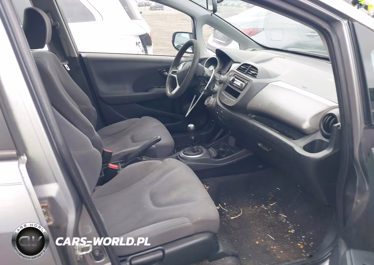 2010 Honda Fit VIN:JHMGE8G26AC003568 - 5