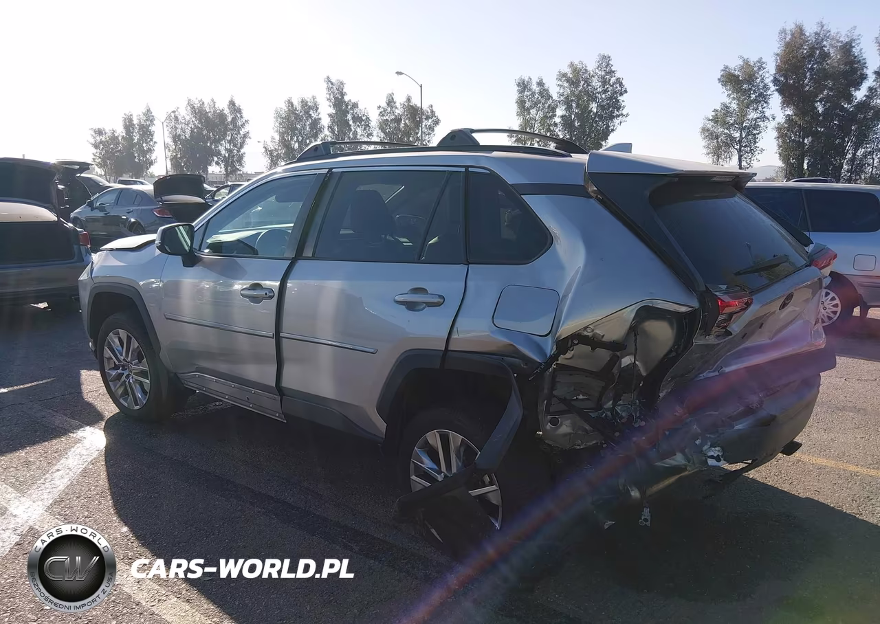 2024 Toyota Rav4 Xle Premium VIN:2T3C1RFV4RC278749 - 3