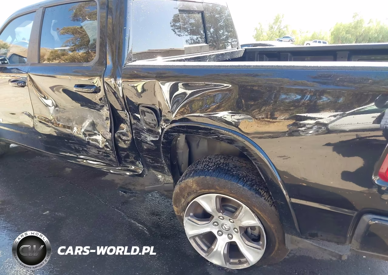 2019 Ram 1500 Laramie 4X4 5'7 Box VIN:1C6SRFJT4KN809136 - 17
