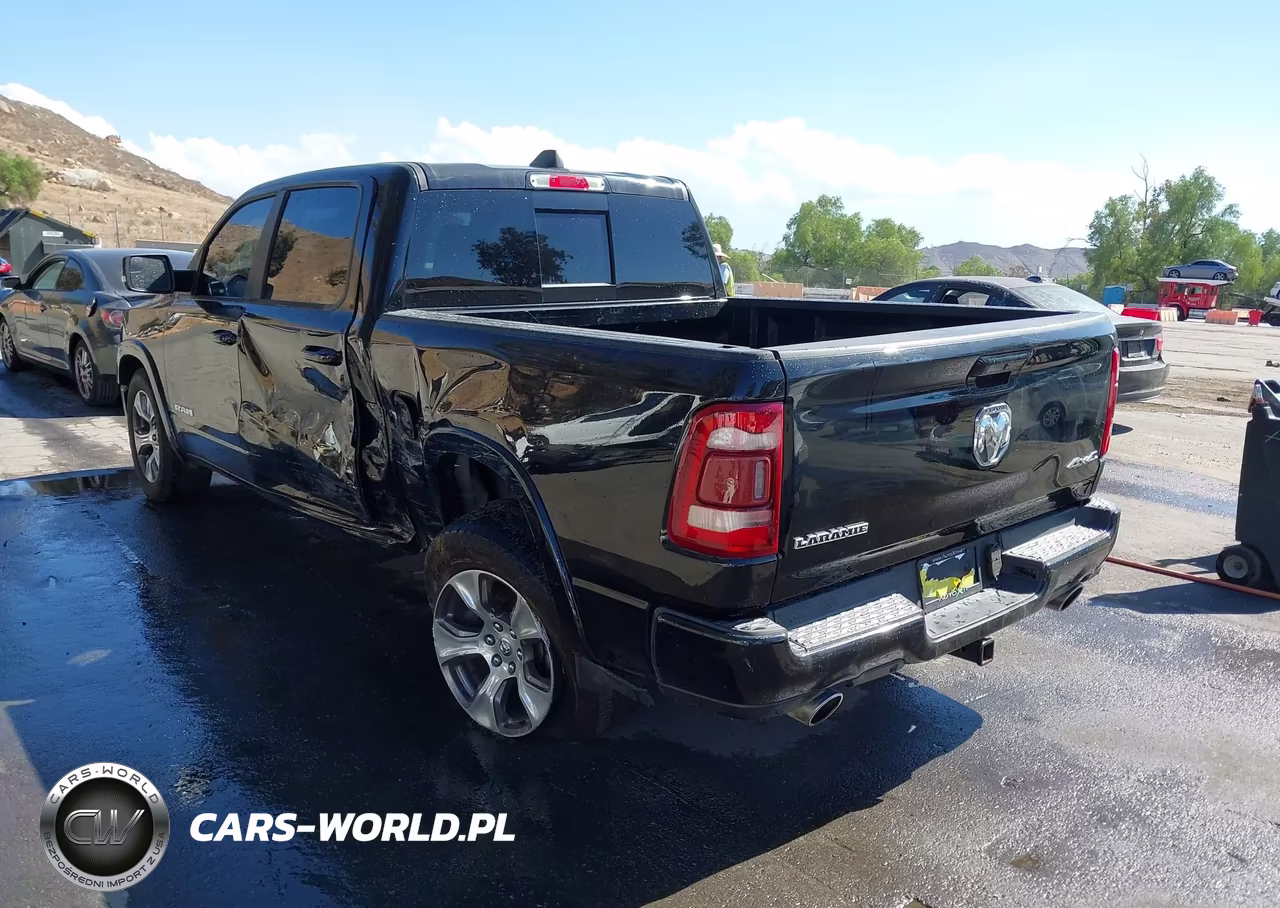 2019 Ram 1500 Laramie 4X4 5'7 Box VIN:1C6SRFJT4KN809136 - 3