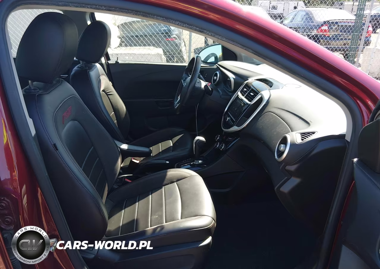 2018 Chevrolet Sonic Premier Auto VIN:1G1JF5SB8J4134143 - 5