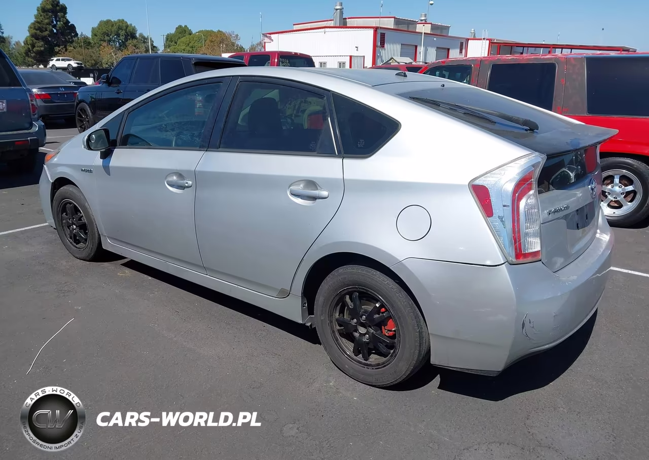 2013 Toyota Prius Two VIN:JTDKN3DU1D0347819 - 3
