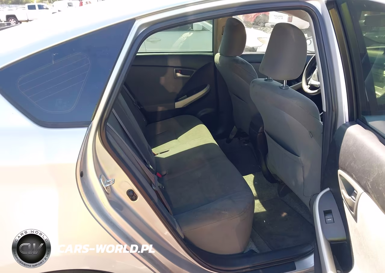 2013 Toyota Prius Two VIN:JTDKN3DU1D0347819 - 8