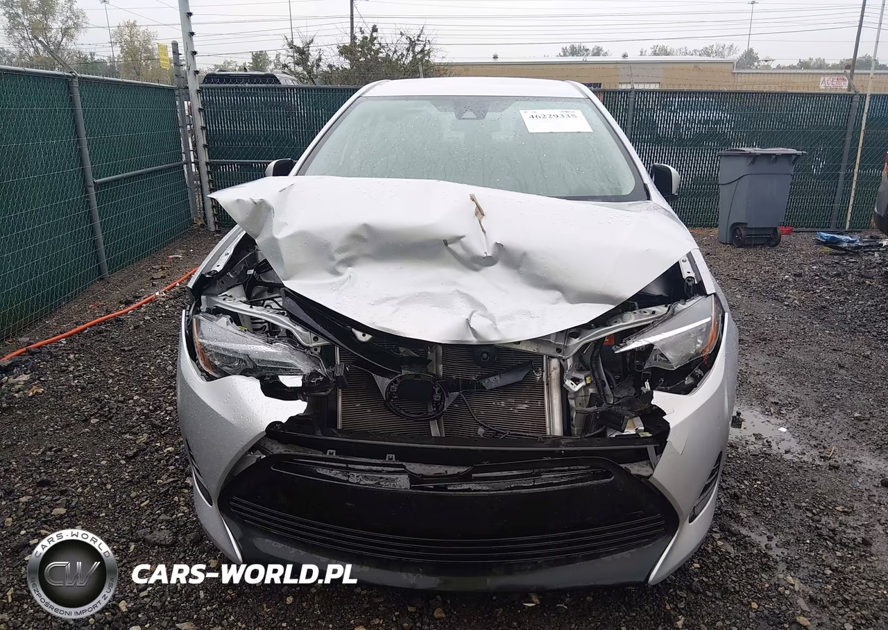 2018 Toyota Corolla Le VIN:2T1BURHE6JC091087 - 12