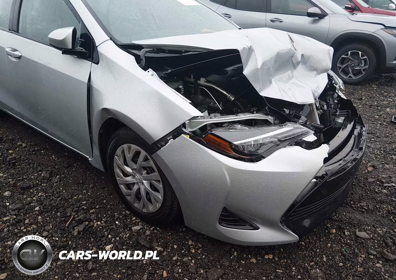 2018 Toyota Corolla Le VIN:2T1BURHE6JC091087 - 17
