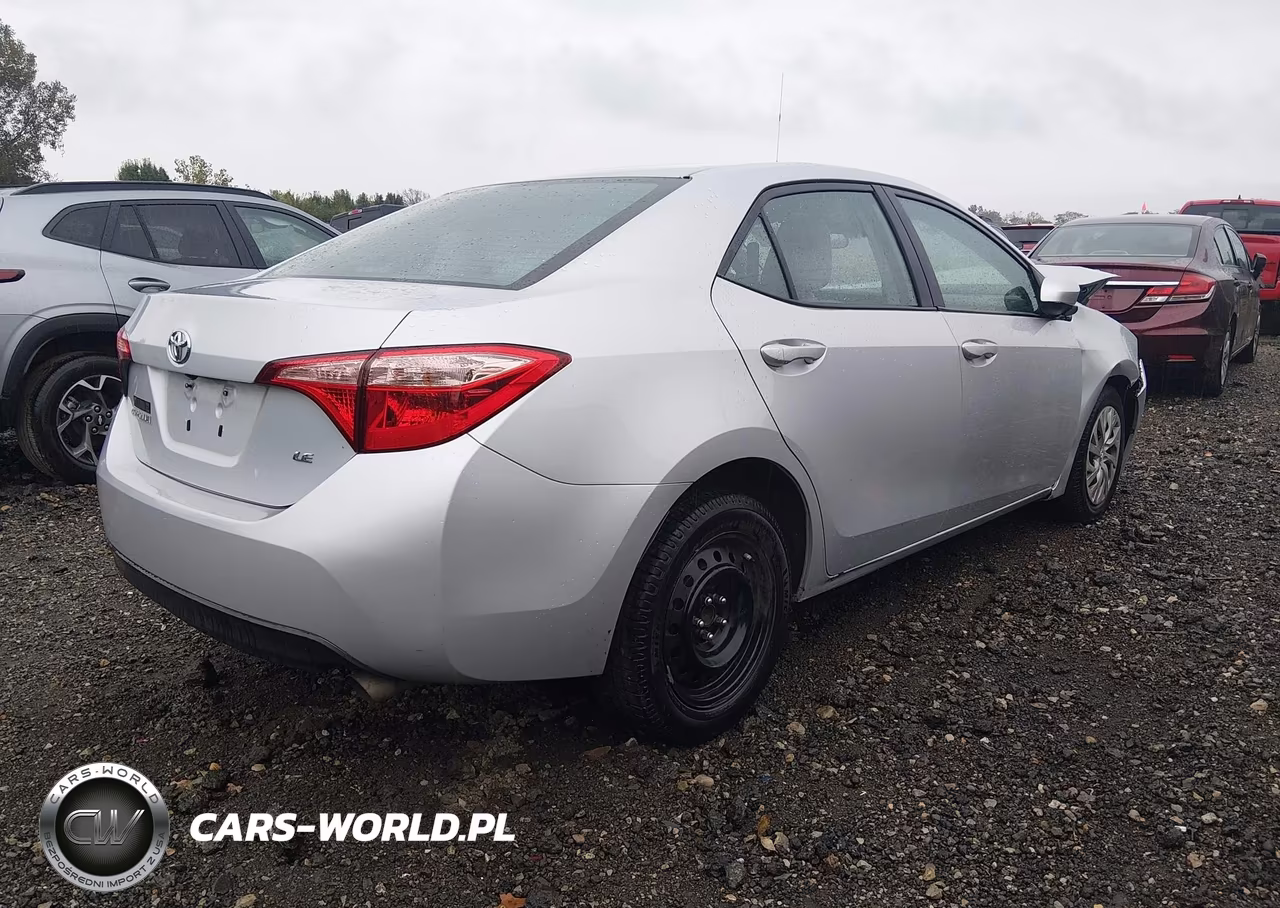 2018 Toyota Corolla Le VIN:2T1BURHE6JC091087 - 4