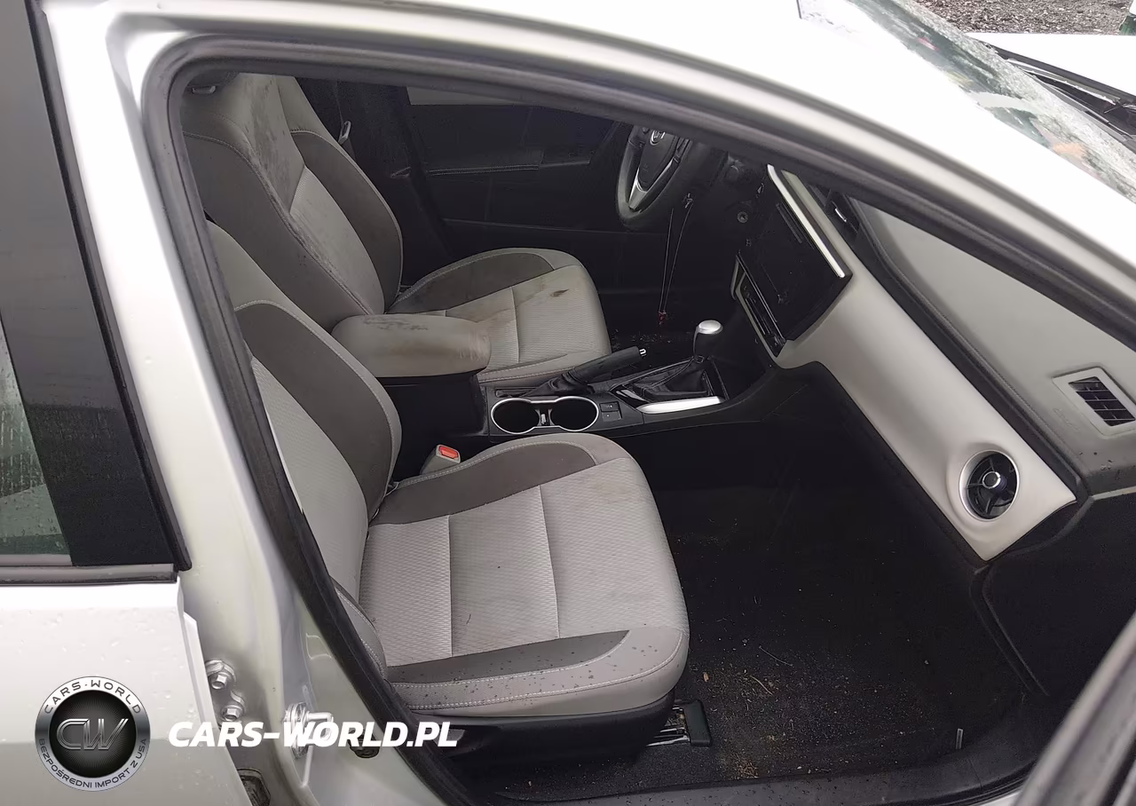 2018 Toyota Corolla Le VIN:2T1BURHE6JC091087 - 5