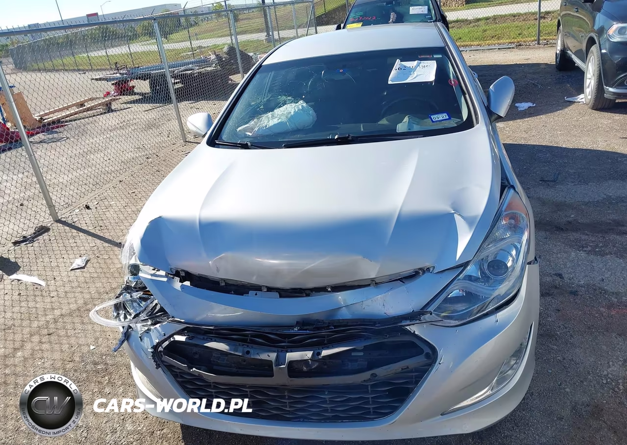 2015 Hyundai Sonata Hybrid VIN:KMHEC4A47FA137070 - 12