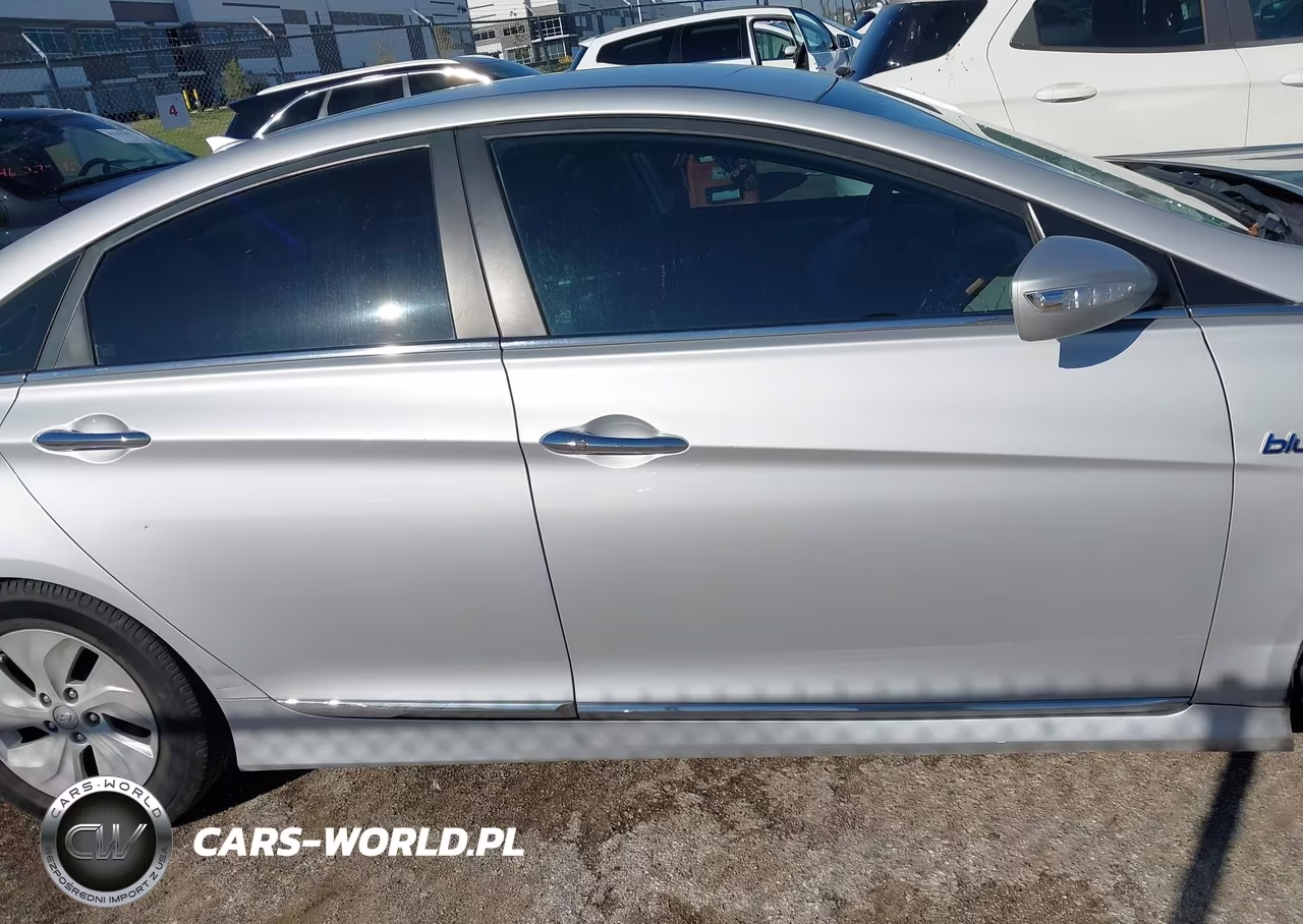 2015 Hyundai Sonata Hybrid VIN:KMHEC4A47FA137070 - 13