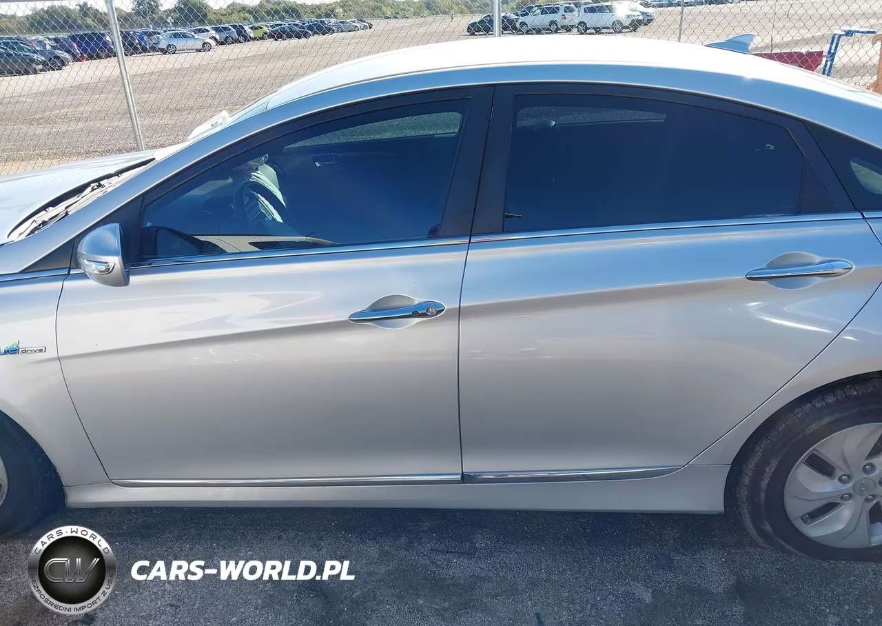 2015 Hyundai Sonata Hybrid VIN:KMHEC4A47FA137070 - 14