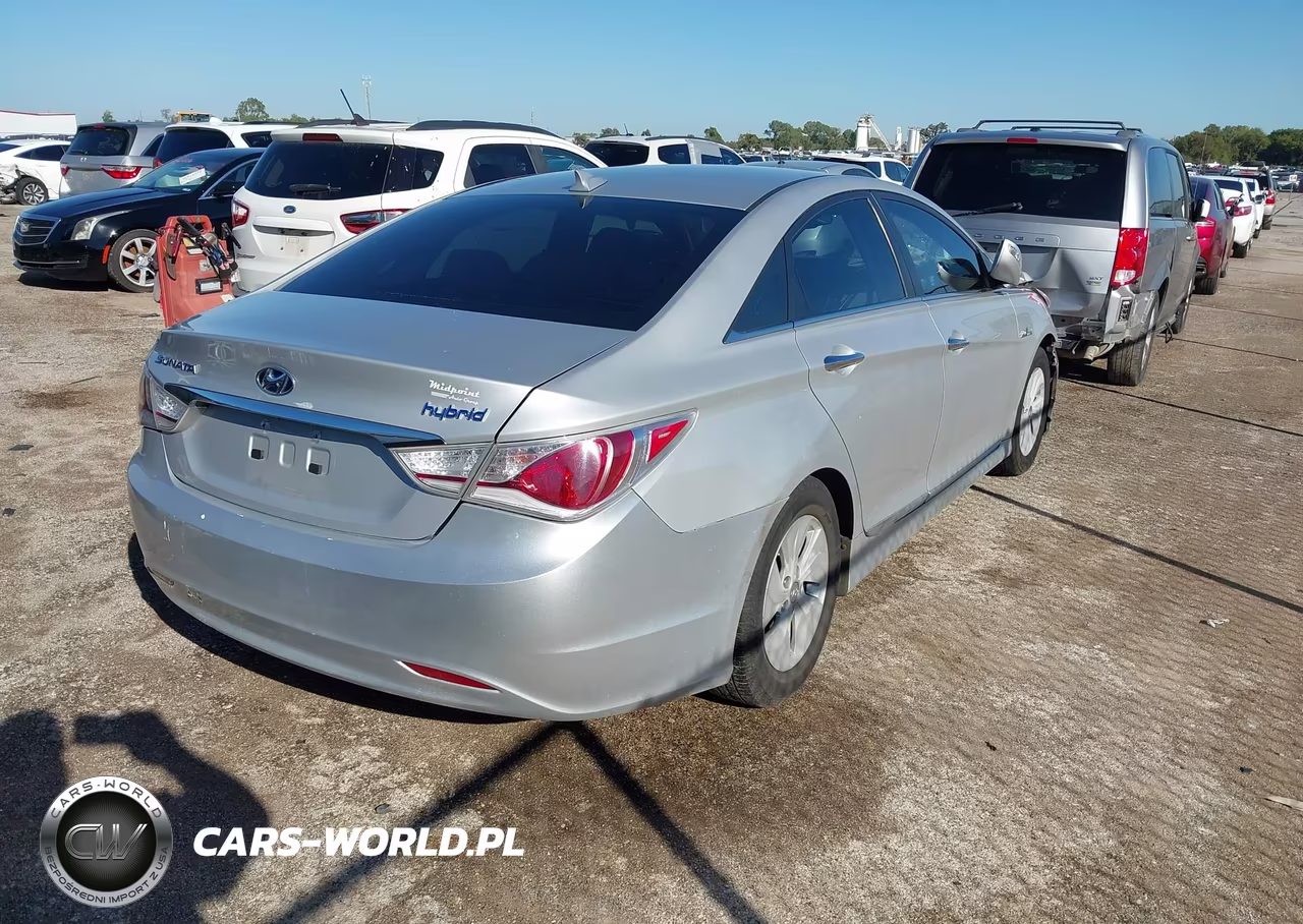 2015 Hyundai Sonata Hybrid VIN:KMHEC4A47FA137070 - 4