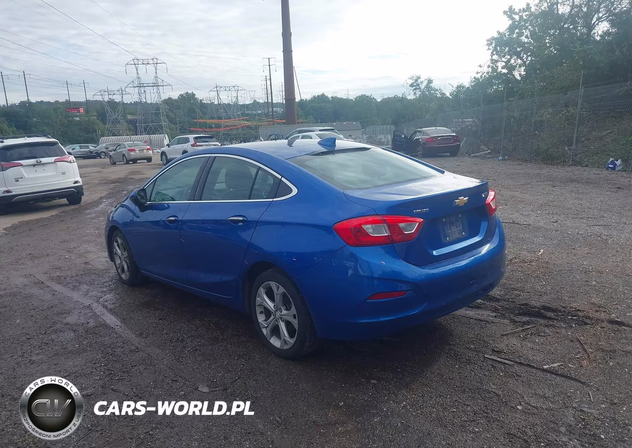 2017 Chevrolet Cruze Premier Auto VIN:1G1BF5SM5H7141159 - 3