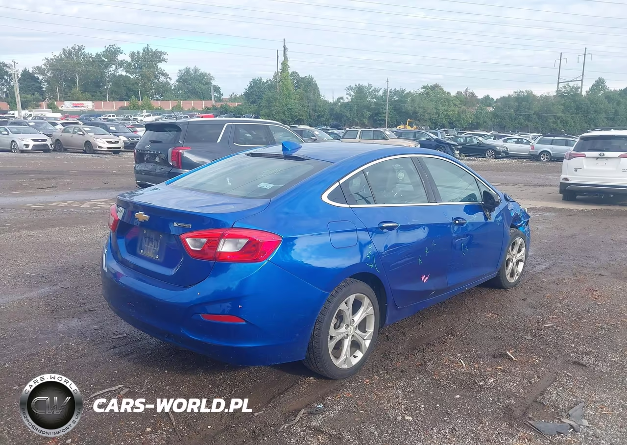 2017 Chevrolet Cruze Premier Auto VIN:1G1BF5SM5H7141159 - 4