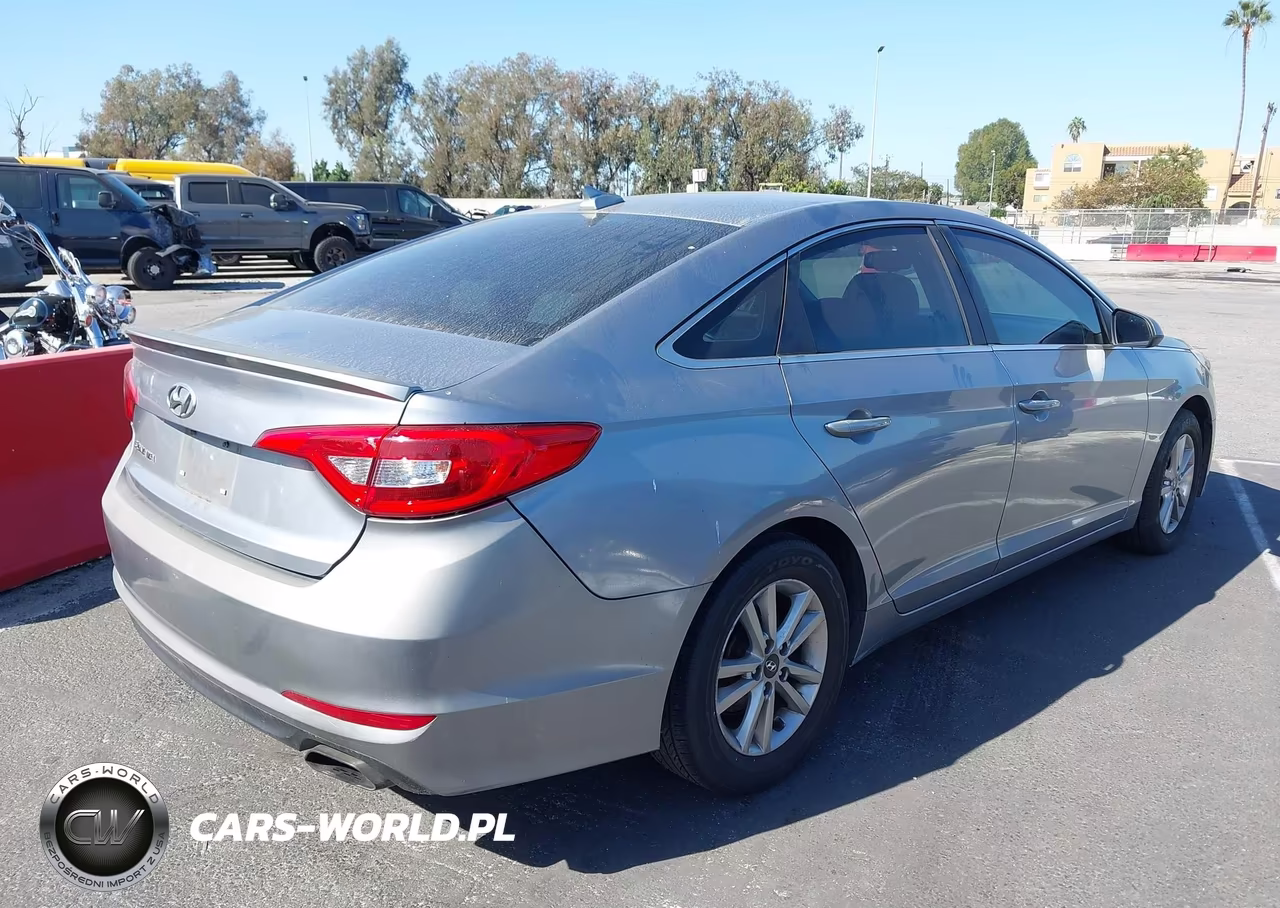 2016 Hyundai Sonata Se VIN:5NPE24AFXGH371674 - 4