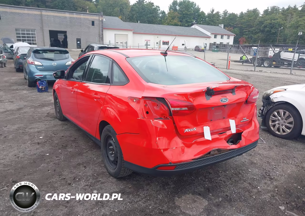 2015 Ford Focus Se VIN:1FADP3F21FL353075 - 3