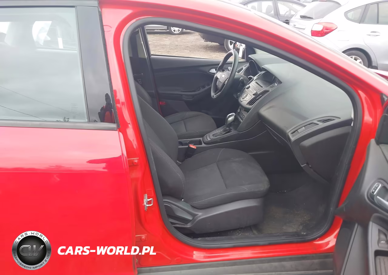 2015 Ford Focus Se VIN:1FADP3F21FL353075 - 5