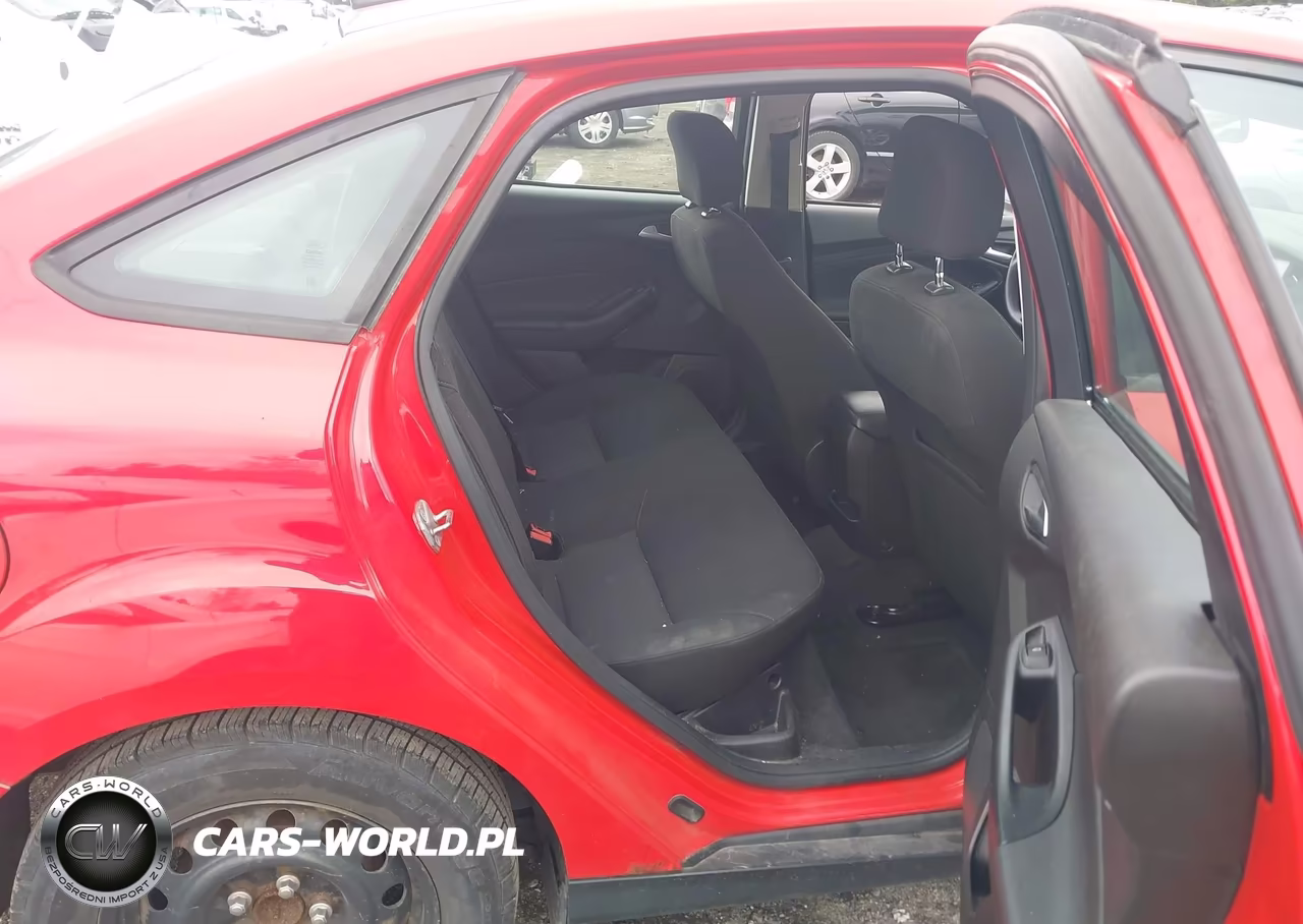 2015 Ford Focus Se VIN:1FADP3F21FL353075 - 8
