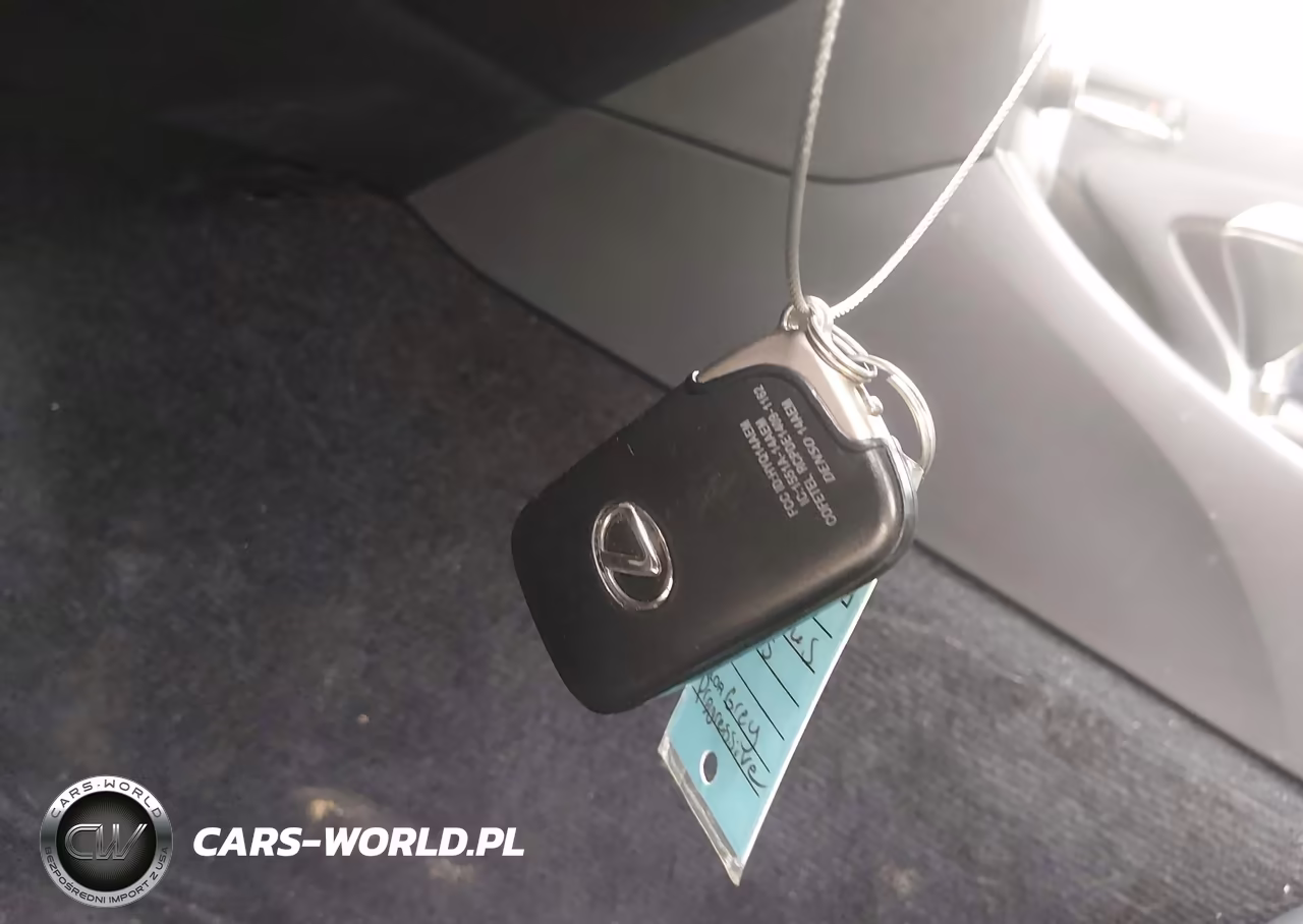 2015 Lexus Is 250C VIN:JTHFF2C23F2532923 - 11