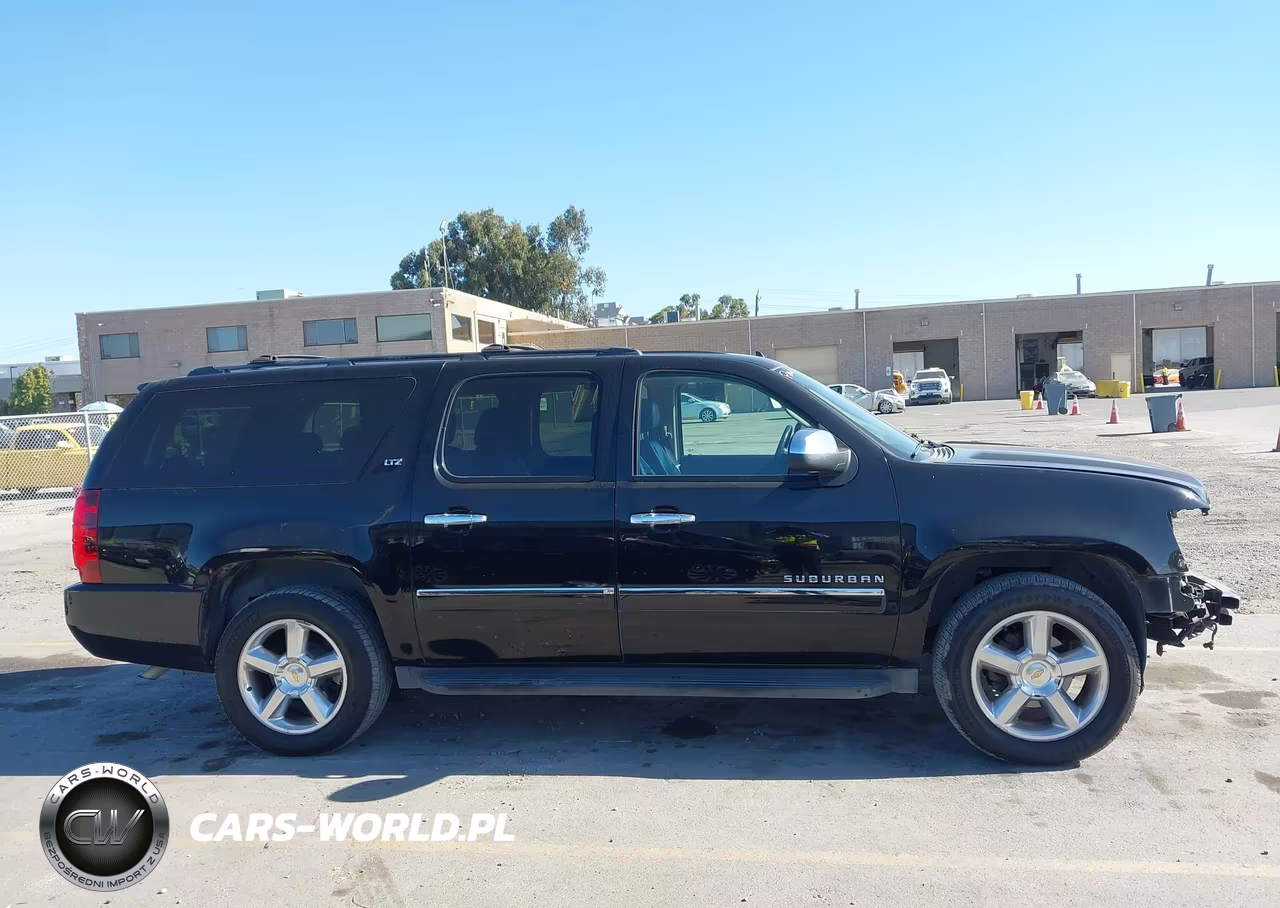2011 Chevrolet Suburban Ltz VIN:1GNSKKE39BR261456 - 14