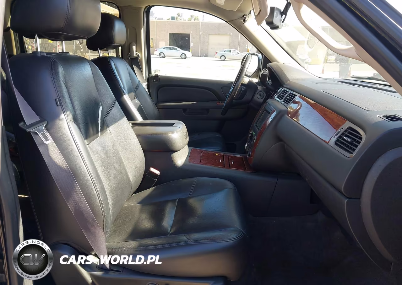 2011 Chevrolet Suburban Ltz VIN:1GNSKKE39BR261456 - 5