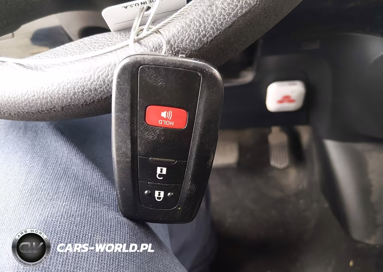 2018 Toyota Prius Two VIN:JTDKBRFU7J3083279 - 11