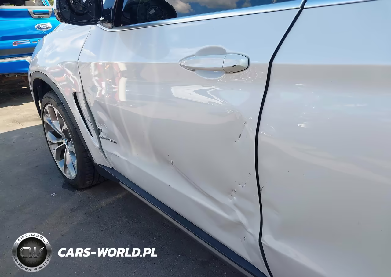 2018 BMW X5 xDrive35I VIN:5UXKR0C52JL070362 - 17