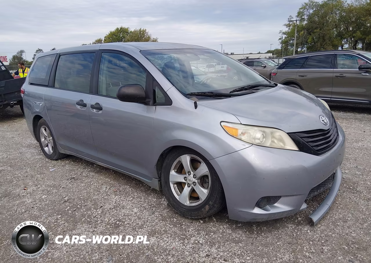 2011 Toyota Sienna Base V6
