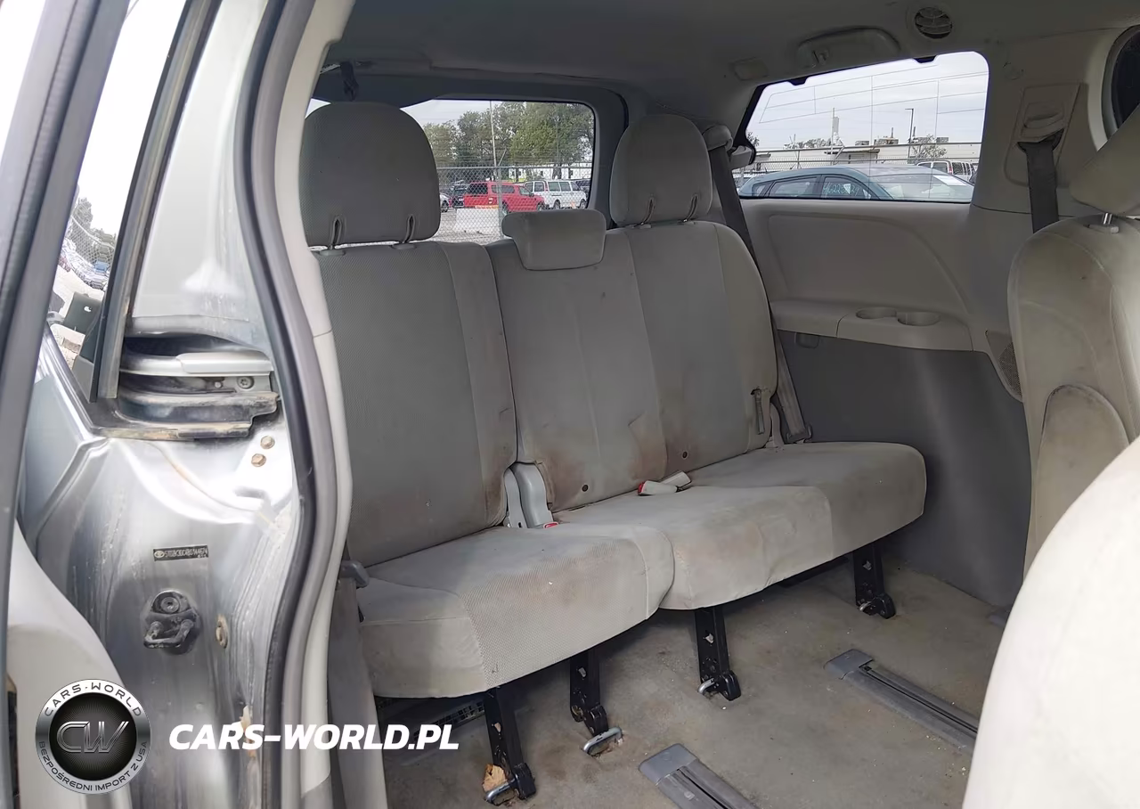 2011 Toyota Sienna Base V6 VIN:5TDZK3DC4BS144674 - 12