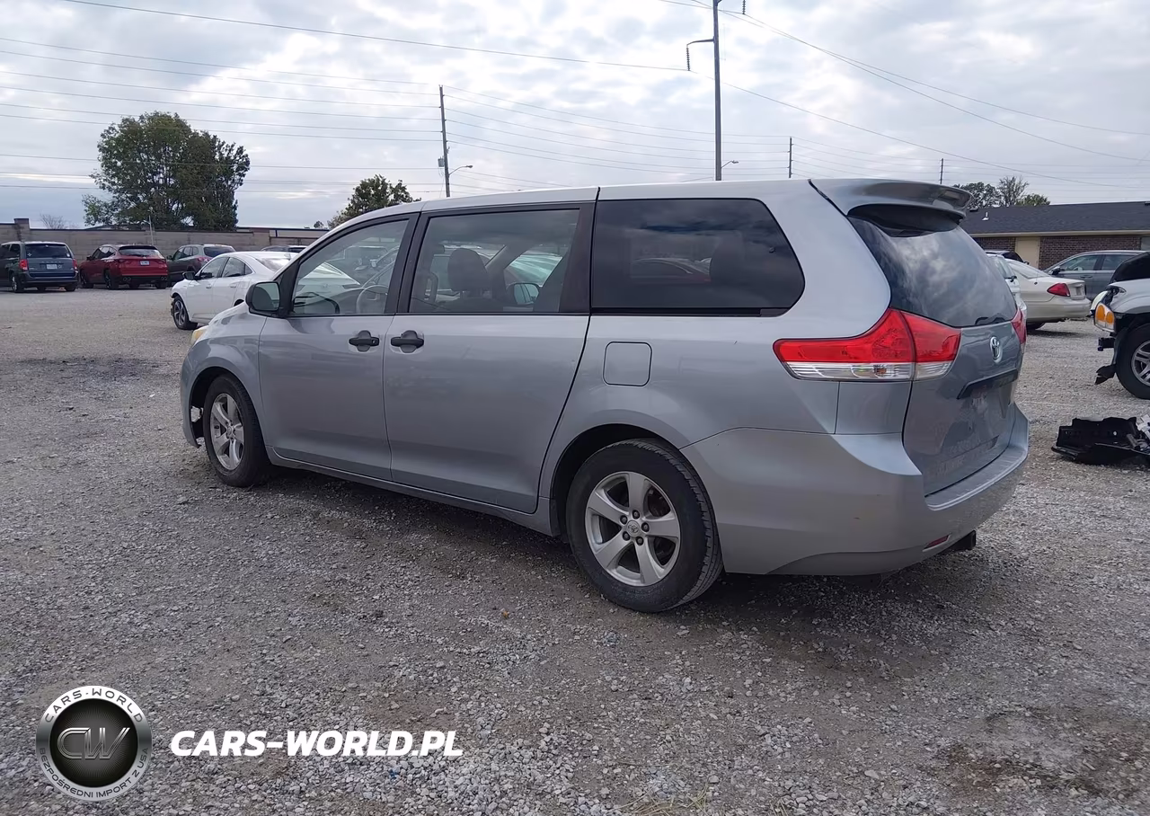 2011 Toyota Sienna Base V6 VIN:5TDZK3DC4BS144674 - 3