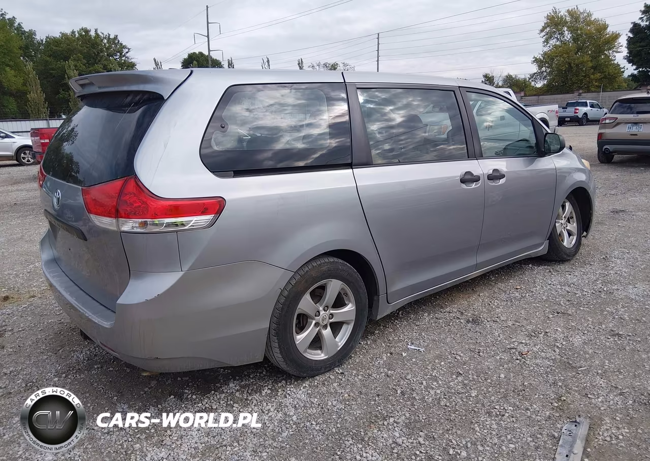 2011 Toyota Sienna Base V6 VIN:5TDZK3DC4BS144674 - 4