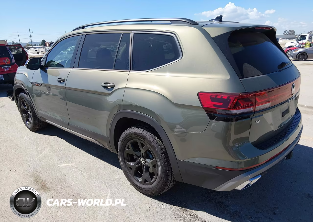 2025 Volkswagen Atlas 2.0T Peak Edition VIN:1V2CR2CA2SC500616 - 3