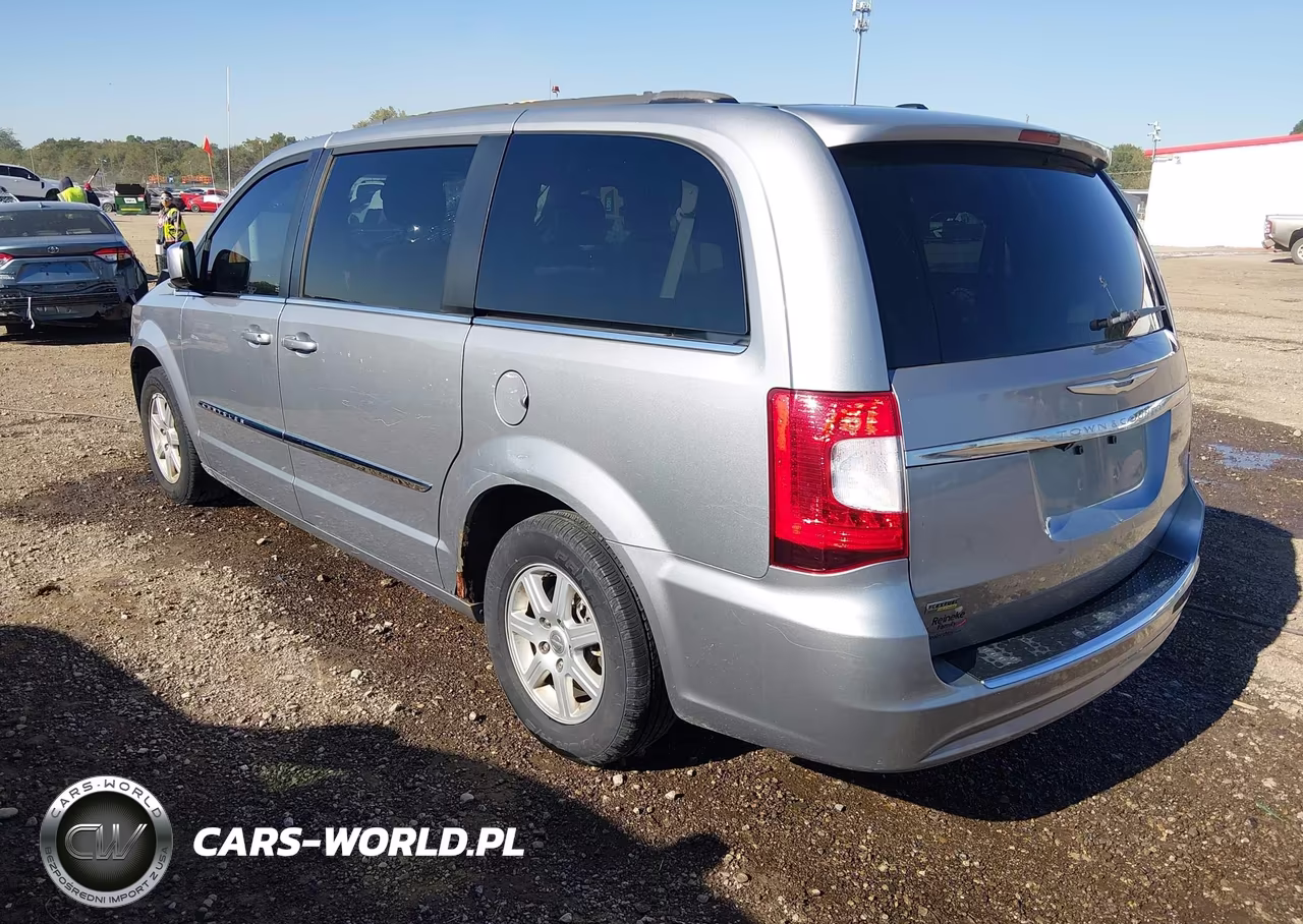 2013 Chrysler Town & Country Touring VIN:2C4RC1BG7DR555182 - 3